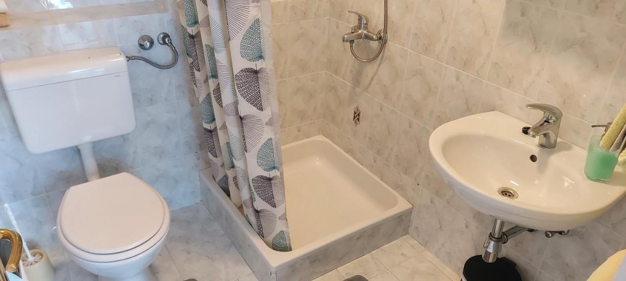 Apartmani Sladana Kampor Esterno foto